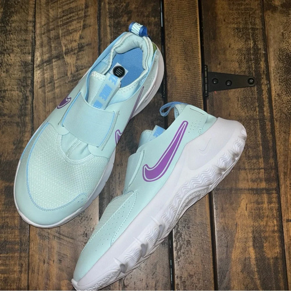 Nike Slip on Sneakers Big kid sizes - Picture 10 of 11